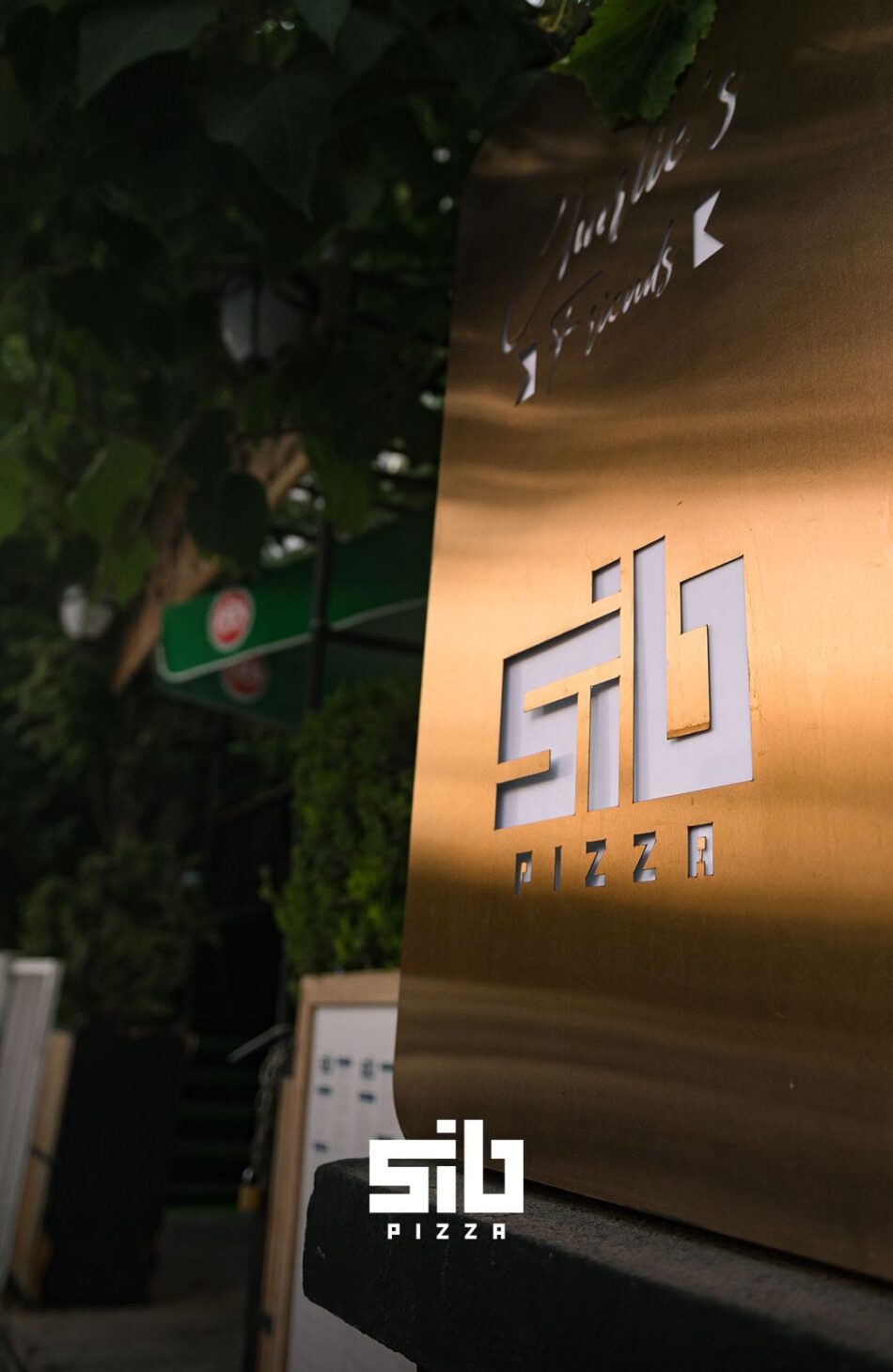 Sib Pizza, Charlie’s Friends Irish Pub’da!